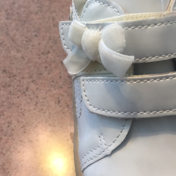 NWOT- Toddler/Rainbow Kids white patent sneakers. - Picture 7 of 8